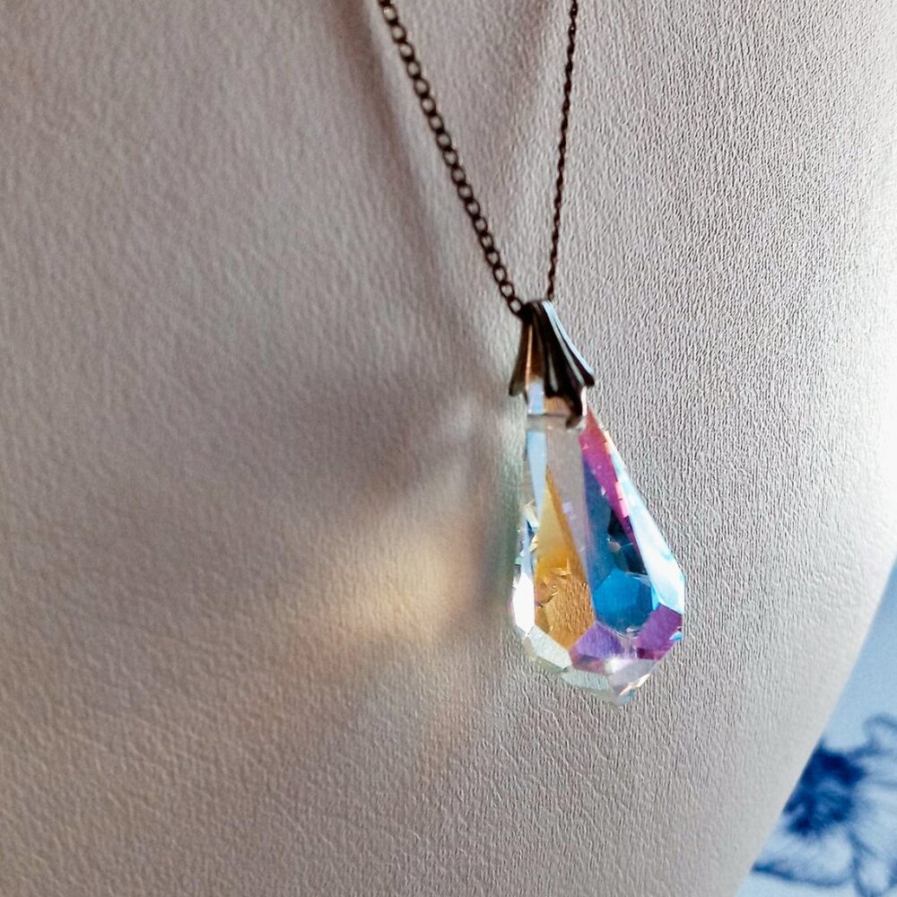 🔥🔥Stunning Vintage Sparkling Teardrop Aurora Crystal Pendant Necklace🔥🔥 - Picture 4 of 9